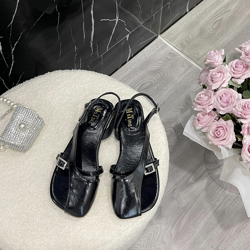 Women's Closed Toe Sandals 2023 New Korean Style Flat Heel Buckle Strap Square Toe Soft Shoes - Image 5
